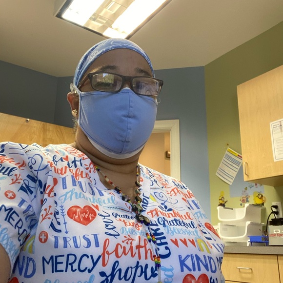 Meet your Posher - Picture 6 of 8